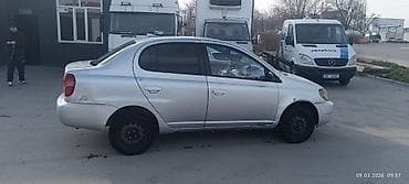 10 регион машина: Toyota Platz: 2002 г., Седан — 3