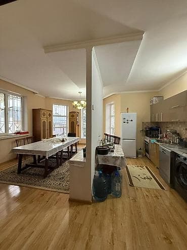 срочно сниму комнату с подселением: Просторный одноэтажный дом с мансардным уровнем и крытым крыльцом — 3