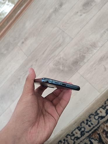 купить айфон 5 с: IPhone 11 Pro, цвет Midnight Green. Компактный корпус из матового — 4