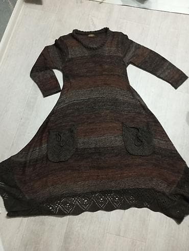 Комплект женской одежды 1) Продаю. Зелёное новое и чёрное с бордо по — 10