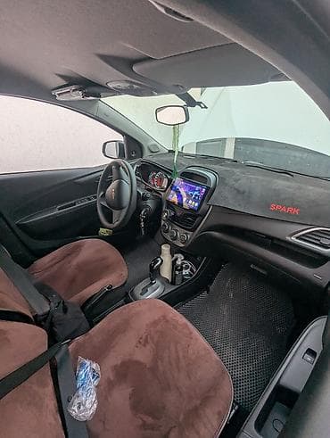Chevrolet Spark: 2018 г., 1 л, Автомат, Бензин, Хэтчбэк — 10
