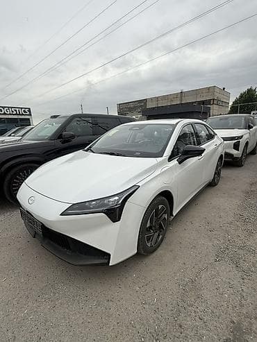 gac aion s цена: Электромобиль Aion (GAC Aion), белый седан. Кузов и дизайн: - — 1