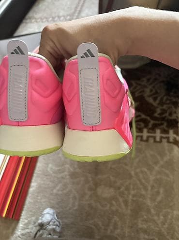 часы skmei бишкек цена: Кроссовкалар, 40, Adidas, Жаңы — 2