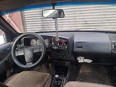 subaru out: Volkswagen Passat: 1993 г., Механика, Седан — 5