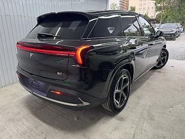 фэ: 🚗 Neta L 📅 2024 год ⚡ Плагин-гибрид (как Li Xiang) 🔋 До 300 км на — 3