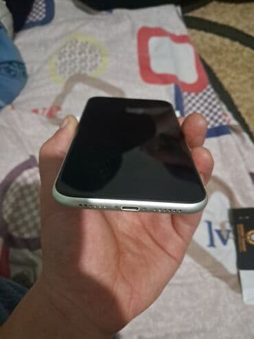 манитор продаю: IPhone 11 — 8