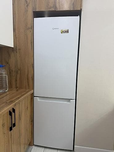 Холодильник Indesit, Б/у, Двухкамерный, 50 * 180 * at lalafo.kg Холодильник Indesit, Б/у, Двухкамерный, 50 * 180 *