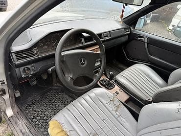 Продажа авто: Mercedes-Benz W124: 1989 г., 2.3 л, Механика, Бензин, Универсал — 5