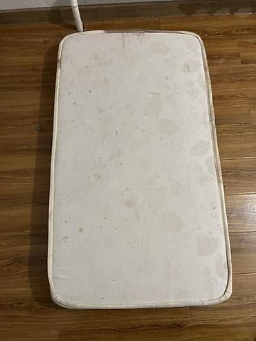 матрас детский в кроватку: Детский матрас, Б/у, Другой тип, Пружинный — 2