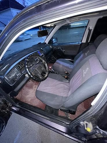 6: Volkswagen Golf: 1993 г., 1.6 л, Бензин, Хэтчбэк — 8