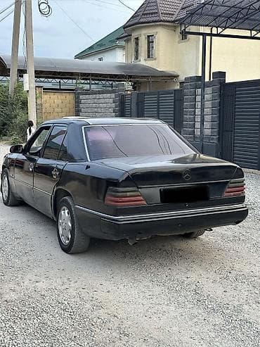 Продажа авто: Mercedes-Benz E-Class: 1990 г., 2.3 л, Механика, Бензин, Седан — 4