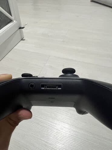 Компьютеры, ноутбуки и планшеты: Джойстик XBOX

Состояние отличное — 3