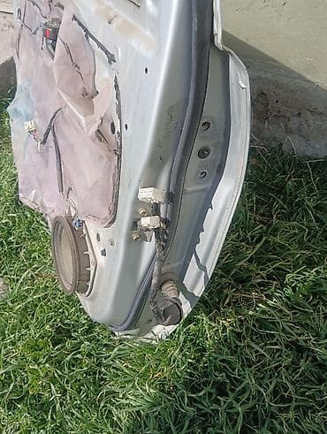 Топливные баки: Дверь Передняя левая Toyota — 4