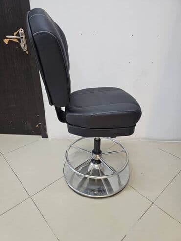 барная столешница: Представляем барный стул с сиденьем и спинкой, обтянутыми коричневой — 4