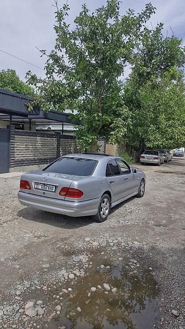 Mercedes-Benz E-Class: 1995 г., Седан — 5