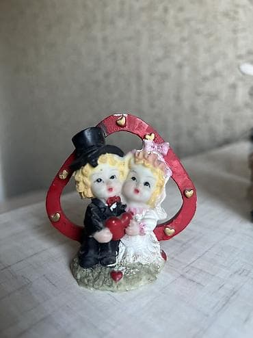 одноразовая посуда для торта: Шкатулки новые керамика по 500 сом Фигурка влюбленные керамика 200 с — 6