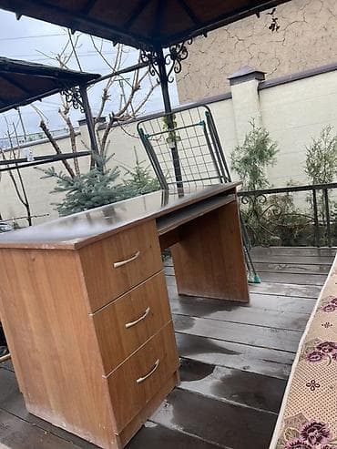 table study: Компьютерный стол, Б/у, С полками — 1