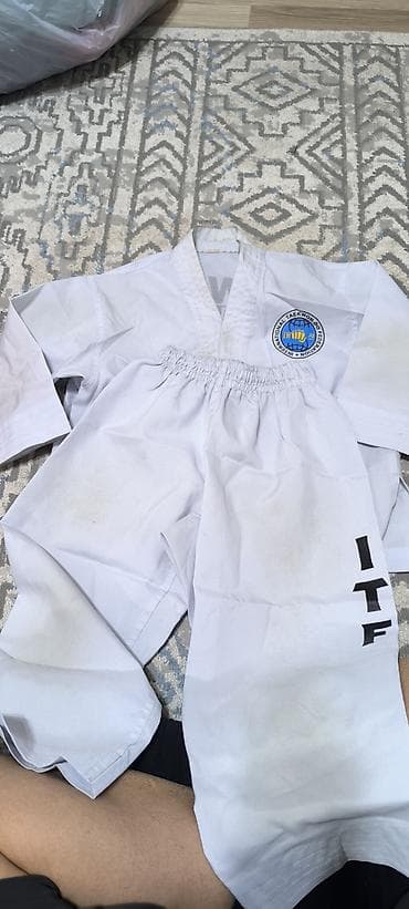 Рубашки: Кимоно для дзюдо. Комплектация: - куртка с плотным переплетением и — 8