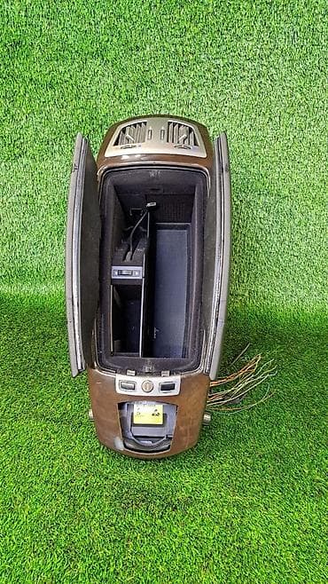 e65: Подлокотник Bmw 7-Series E65 ​ Марка: BMW Модель: 7-Series Кузов: E65 — 2