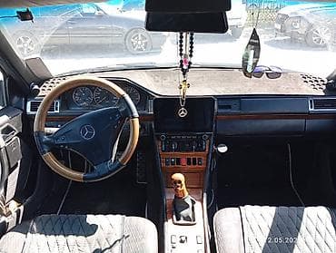 mers 211: Mercedes-Benz W124: 1991 г., 2.3 л, Механика, Бензин, Седан — 10