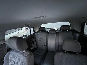geely monjaro: Toyota Allex: 2002 г., 1.4 л, Механика, Бензин, Хэтчбэк — 10