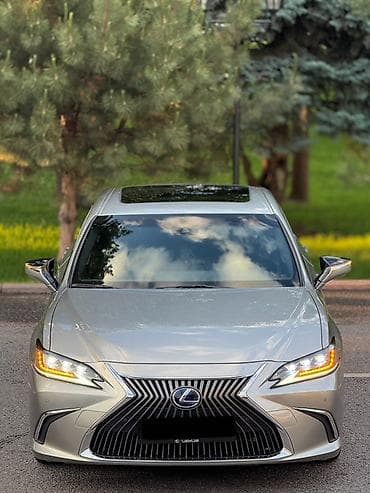экономичный авто: Lexus ES: 2019 г., 2.5 л, Автомат, Гибрид, Седан — 5