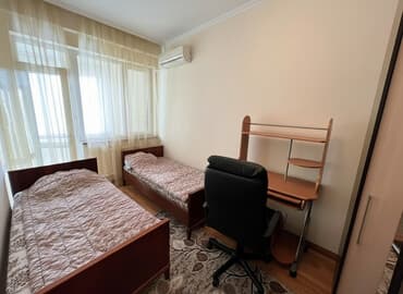 Продажа 2 кровати по 3500 состояние хорошее at lalafo.kg Продажа 2 кровати по 3500 состояние хорошее