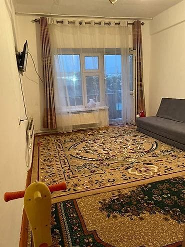 квартира каркол: Продается просторная комната с выходом на балкон, и с маленькой — 4