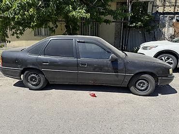 чешская ваза: Opel Vectra: 1991 г., 1.8 л, Механика, Бензин, Седан — 2