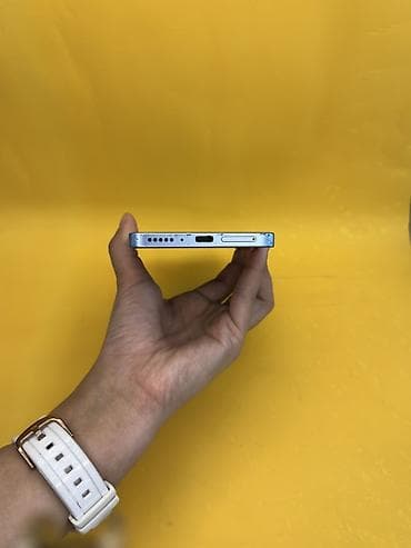 mi bent: Redmi, Redmi Note 13, Б/у, 256 ГБ, цвет - Голубой, В рассрочку, 2 SIM — 3