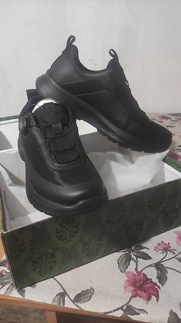 шлепки оптом: Кроссовки черные, низкие, универсальные (повседневные/спортивные) - — 2