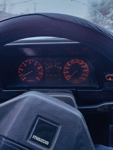 мазда 1990: Mazda : 1989 г., 1.6 л, Механика, Бензин, Седан — 3