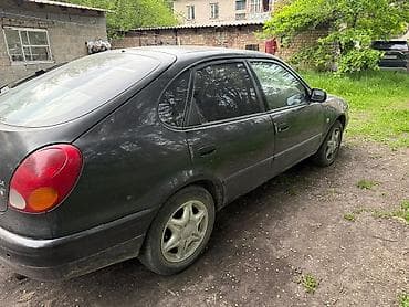 Toyota Corolla: 2000 г., Механика, Бензин, Хэтчбэк