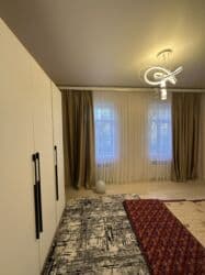 Үйдү ижарага алам: Үй, 85 кв. м, 5 бөлмө, Риелтор, Евро оңдоо — 2