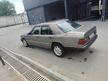 Mercedes-Benz W124: 1989 г., 2 л, Ручные, Седан