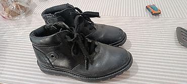 школы: Детские ботинки Clarks - Модель: детские кожаные ботинки на шнуровке — 1