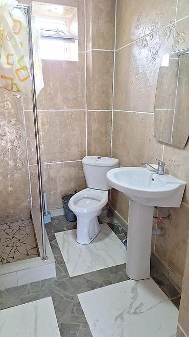 hotel ош: Гостевой номер с уютным двориком и зелёной террасой на 50 — 7