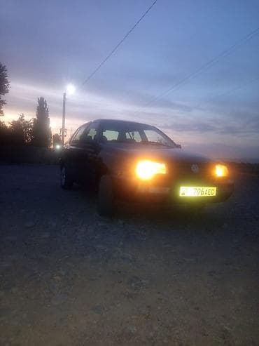Транспорт: Volkswagen Vento: 1996 г., Механика, Бензин, Седан — 1