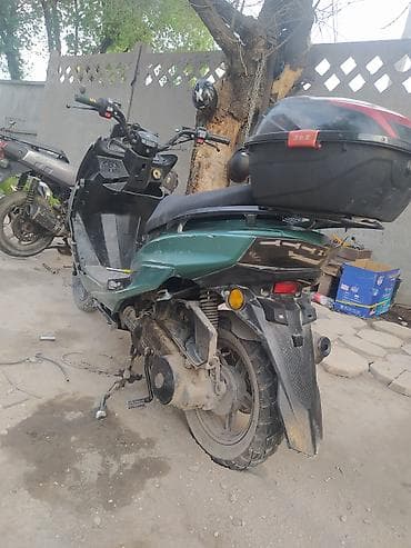 Скутеры: Тип скутера 150 куб. см, Бензин, Б/у — 5