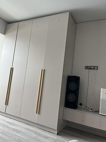 продаю 2 ком кв аламедин 1: Продается 1-комнатная квартира, 52 кв.м. ЖК «Аалам Сити», район — 2