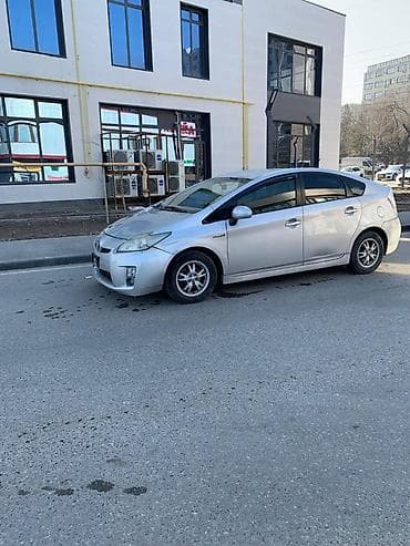 Toyota: Toyota Prius: 2011 г., 1.8 л, Вариатор, Гибрид, Хэтчбэк — 3