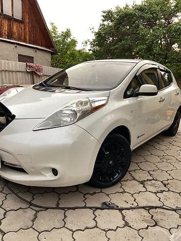 Nissan Leaf: 2015 г., 0.1 л, Автомат, Электромобиль, Хэтчбэк — 4