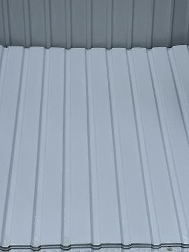 Профнастил: Профнастил металлический, серый RAL (примерно светло-серый). Профиль с — 1