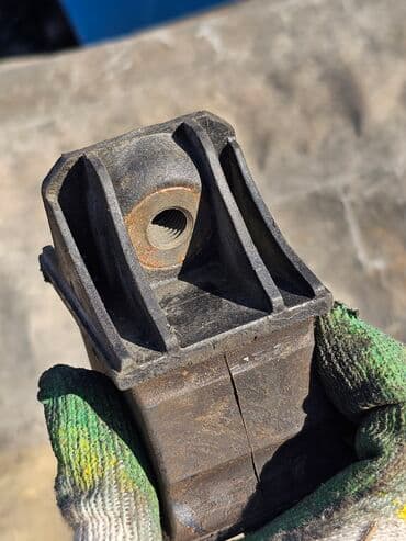 двигател на спринтер: Подушка мотора Mercedes-Benz 1998 г., Б/у, Оригинал, Германия — 12