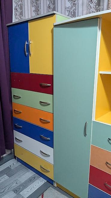 дет кровать: Срочно продам двухъярусную кровать, детский шкаф в комплекте — 2