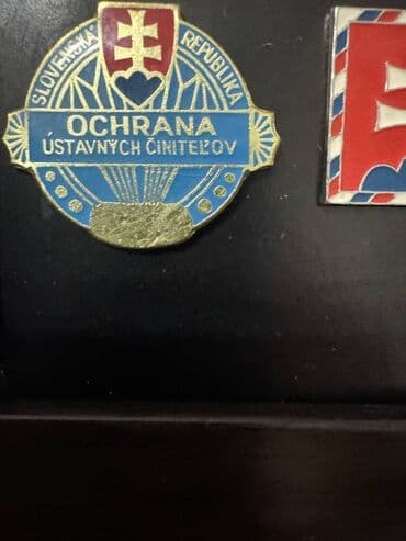 cs go: Комплект значков: 1. Герб РУ; 2. Канада + Кыргызстан - Кумтор. 3. Флаг — 10