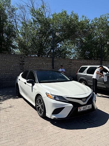 Toyota Camry: 2019 г., 2.5 л, Автомат, Гибрид, Седан