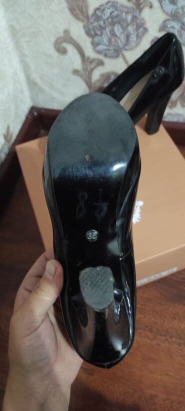 свадебные платья в бишкеке цены на прокат: 3-4 жолу кийилген 35 размер жакшы абалда басоножки 36 размер 300 — 2