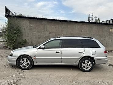 Toyota Avensis: 2002 г., 2 л, Ручные, Дизель, Универсал