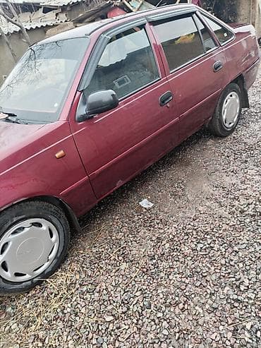 шагыл сокулук: Daewoo Nexia: 2012 г., 1.5 л, Кол менен иштөөчү, Газ, Седан — 2